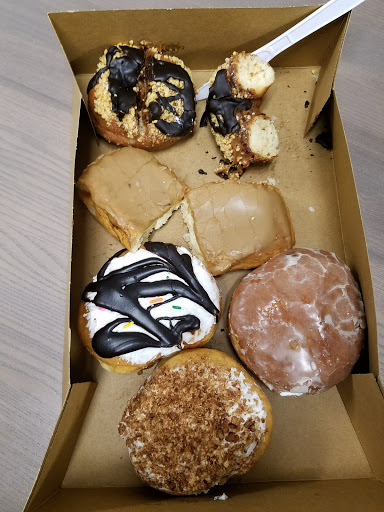 Donut Shop «Donut Day», reviews and photos, 18955 SW Tualatin Valley Hwy, Beaverton, OR 97006, USA