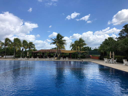 Swimming pool repair companies in Managua