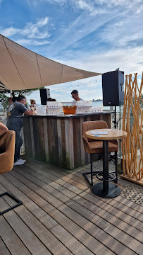 Atmosphère du Restaurant La Plage - Place du Commando à Saint-Nazaire - n°14