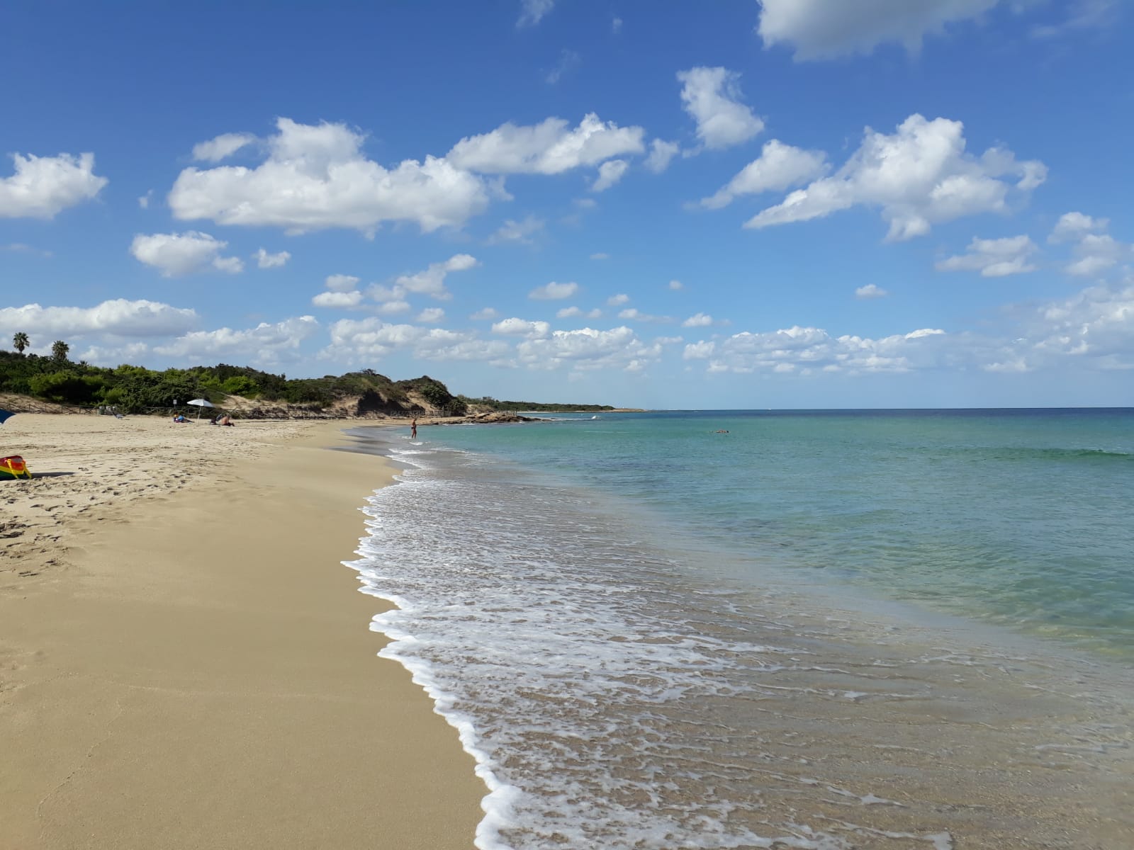 Fotografie cu Spiaggia di Rosa Marina cu o suprafață de nisip strălucitor