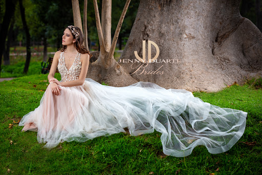 JENNY DUARTE BRIDES Atelier de vestidos de novia, quince años, alta costura.