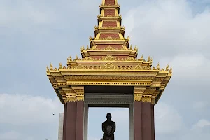 Statue of His Majesty Preah Bat Samdech Preah Norodom Sihanouk image