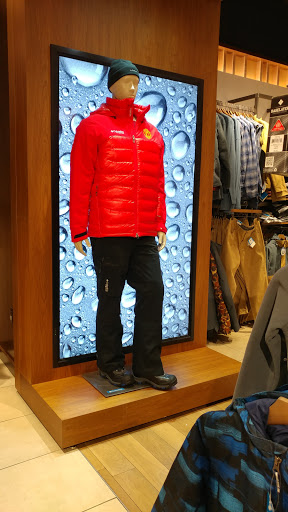Sportswear Store «Columbia Sportswear NYC», reviews and photos, 345 W 14th St A, New York, NY 10014, USA