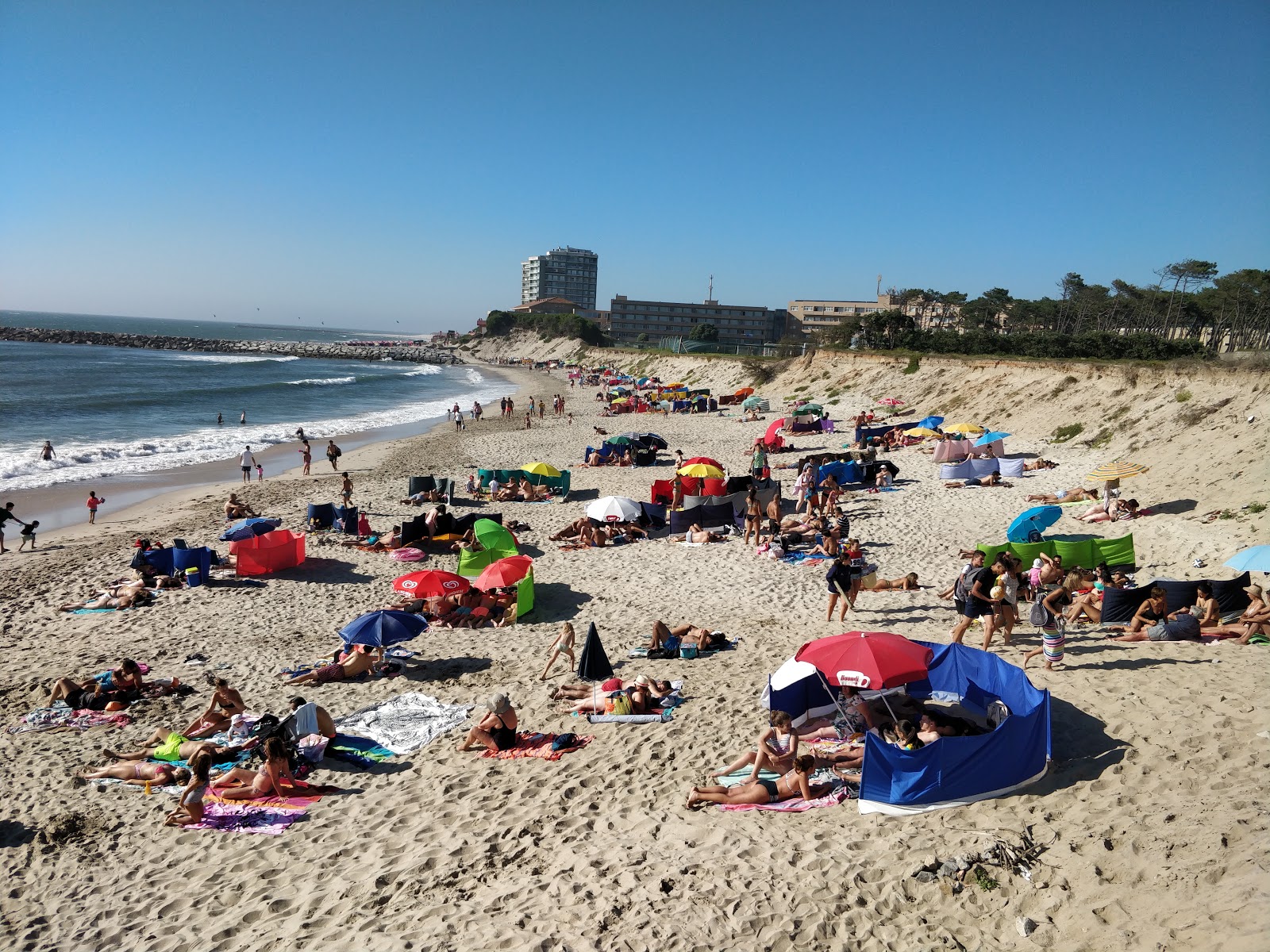 Praia da Bonanca'in fotoğrafı geniş plaj ile birlikte