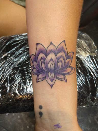 Tattoo Shop «Bad Azz Tattoo, LLC», reviews and photos, 105 Boston Rd, Edgewater, FL 32141, USA