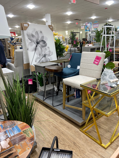 Department Store «T.J. Maxx & HomeGoods», reviews and photos, 221 N West End Blvd, Quakertown, PA 18951, USA