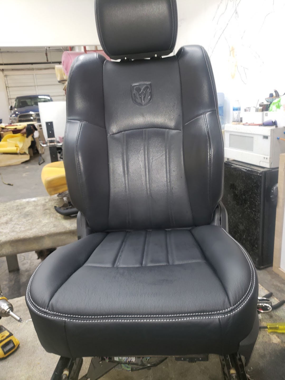 Muniz Upholstery LLC