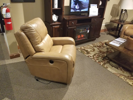 Furniture Store «Ashley HomeStore», reviews and photos, 925 Paterson Plank Rd, Secaucus, NJ 07094, USA