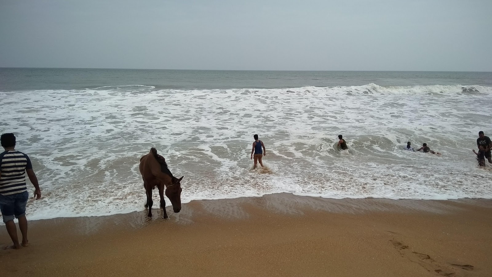 Fotografija Mahabalipuram Beach priljubljeno mesto med poznavalci sprostitve