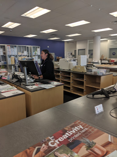 Shopping Mall «Villa Marina Marketplace Mall», reviews and photos, 13450 Maxella Ave # 240, Marina Del Rey, CA 90292, USA