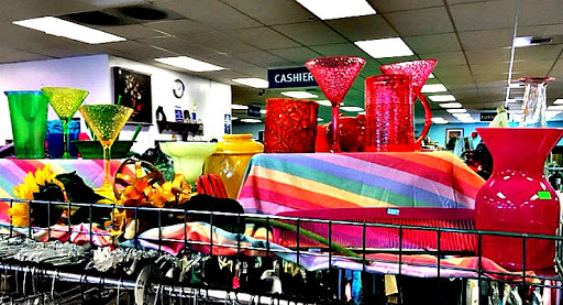 Thrift Store «St Vincent de Paul Aurora Thrift Store», reviews and photos, 13555 Aurora Ave N, Seattle, WA 98133, USA