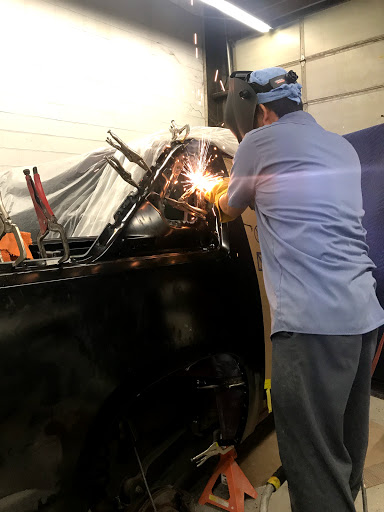 Auto Body Shop «Pro Paintless Dent Repair & Auto Body», reviews and photos, 570 Power Dr, East Dundee, IL 60118, USA
