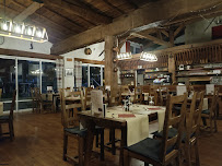 Atmosphère du Restaurant La Mangeoire à Parnay - n°2