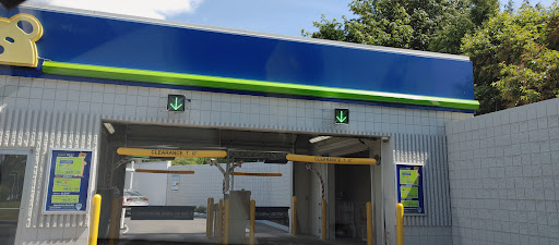 Car Wash «Brown Bear Car Wash», reviews and photos, 34007 Hoyt Rd SW, Federal Way, WA 98023, USA