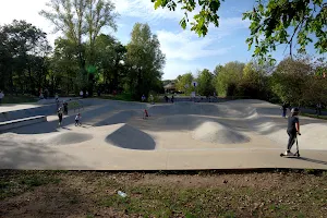 Skatepark de Bois-le-Roi image