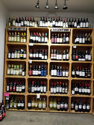 Liquor Store «B&S WINE AND SPIRITS», reviews and photos, 152 Wyckoff Ave, Brooklyn, NY 11237, USA