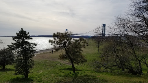 Park «Dyker Beach Park», reviews and photos, 334 Bay 8th St, Brooklyn, NY 11228, USA