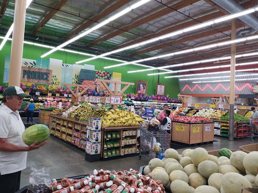Grocery Store «Superior Grocers», reviews and photos, 9801 Laurel Canyon Blvd, Pacoima, CA 91331, USA