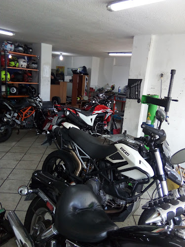 Opiniones de Tecnicentro Moto Grua en Quito - Tienda de motocicletas