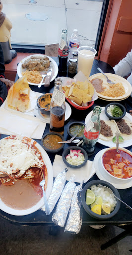 Mexican Restaurant «Los Alamos», reviews and photos, 1667 Summit St, Kansas City, MO 64108, USA