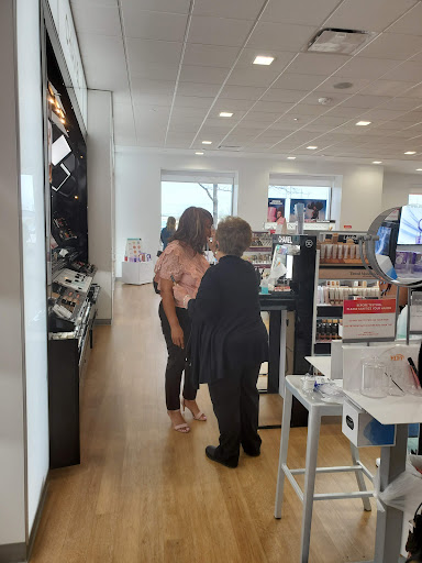 Cosmetics Store «Ulta Beauty», reviews and photos, 2155 W 22nd St #7, Oak Brook, IL 60523, USA