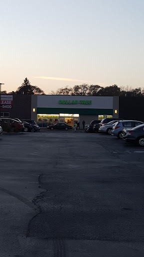 Dollar Store «Dollar Tree», reviews and photos, 6261 S 27th St, Greenfield, WI 53221, USA