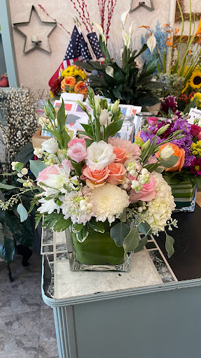 Florist «Courtyard Florist & Gifts», reviews and photos, 11 Eastern Ave, Dedham, MA 02026, USA