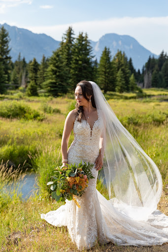 Boutique «Tie the Knot Bridal Boutique», reviews and photos, 844 S Military Ave, Green Bay, WI 54304, USA