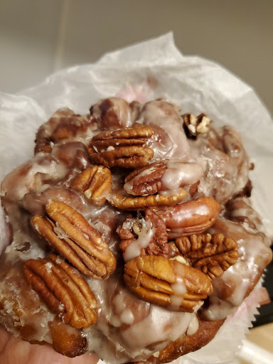 Donut Shop «Apple Fritter Donut Shop», reviews and photos, 741 E 9 Mile Rd, Ferndale, MI 48220, USA