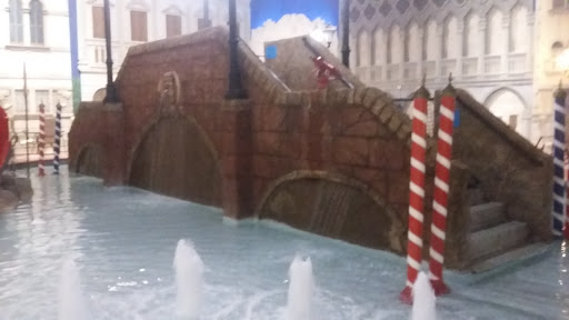 Water Park «Venetian Waterpark at Holiday Inn Hotel Maple Grove/Arbor Lakes», reviews and photos, 11801 Fountains Way, Osseo, MN 55369, USA