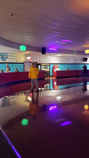 Roller Skating Rink «Aurora Skate Center», reviews and photos, 34W113 Montgomery Rd, Aurora, IL 60504, USA
