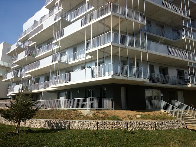 Lucie Aznar / Astrologie, tarot de Marseille et développement personnel