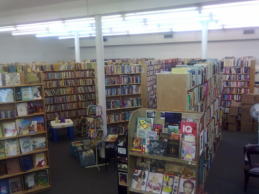 Used Book Store «Lucky Dog Books», reviews and photos, 911 W Jefferson Blvd, Dallas, TX 75208, USA