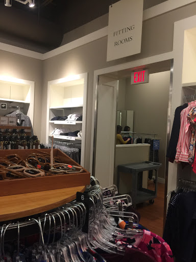 Clothing Store «Banana Republic», reviews and photos, 1100 Stanley K Tanger Dr, Lancaster, PA 17602, USA