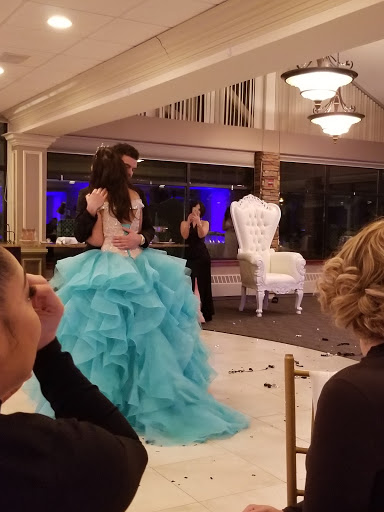 Golf Course «Tashua Knolls & Tashua Glen Golf Course», reviews and photos, 40 Tashua Knolls Ln, Trumbull, CT 06611, USA