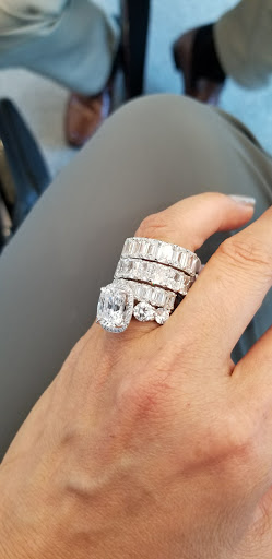 Jeweler «White & Ivory Fine Jewelry», reviews and photos, 1610 Village Market Blvd SE #110, Leesburg, VA 20175, USA