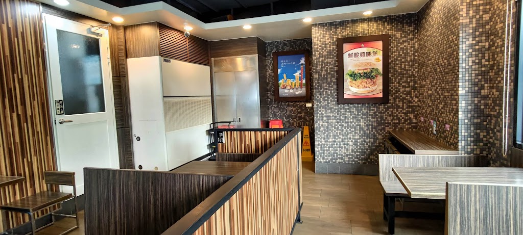 丹丹漢堡 安平店 的照片