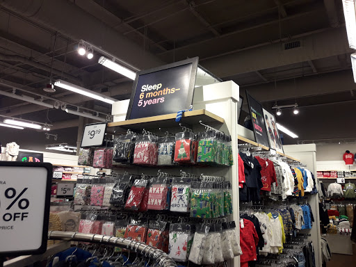 Clothing Store «Gap Outlet», reviews and photos, 640 Bergen Town Center, Paramus, NJ 07652, USA