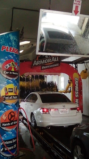 Car Wash «In-N-Out Express Car Wash Inc», reviews and photos, 13310 Sherman Way, North Hollywood, CA 91605, USA