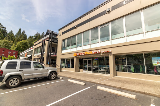 Road Runner Sports, 29 NW 23rd Pl, Portland, OR 97210, USA, 