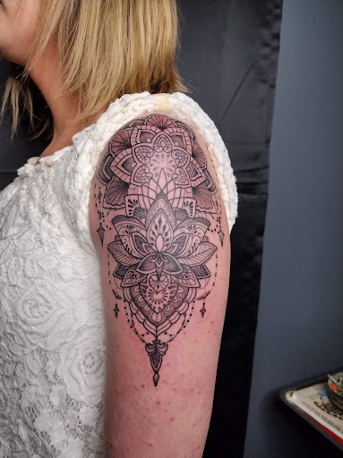 Explore easy cool tattoo ideas, creative tattoo ideas in Oelwein, available at Purple Thistle Tattoo