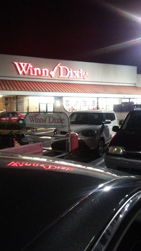 Grocery Store «Winn-Dixie», reviews and photos, 5802 54th Ave N, Kenneth City, FL 33709, USA