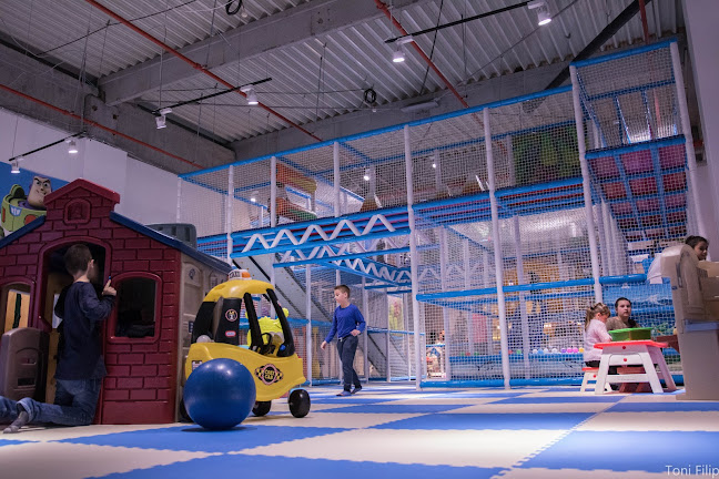 Opinii despre Kidsland Club în Suceava - Cinema