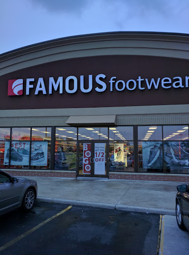 Famous Footwear, 4340 N Leavitt Rd, Lorain, OH 44053, USA, 