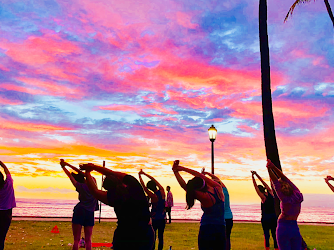 Beach/Sunset Yoga Hawaii - Waikiki