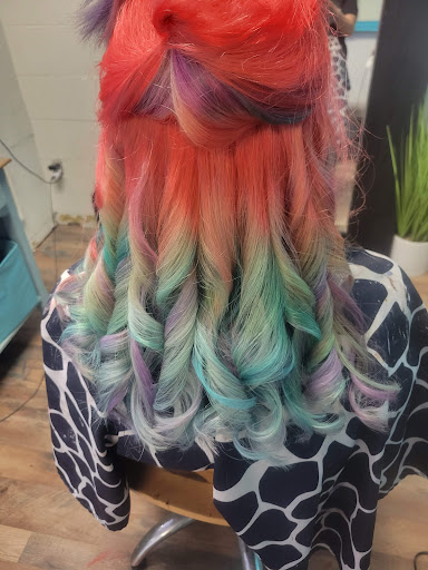 Beauty Salon «The Vanity Room», reviews and photos, 155 N 18th St, St Helens, OR 97051, USA