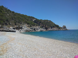 Photo de Plage de Charalambu avec un niveau de propreté de très propre