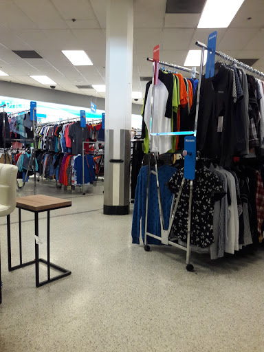 Clothing Store «Ross Dress for Less», reviews and photos, 13750 Riverside Dr, Sherman Oaks, CA 91423, USA