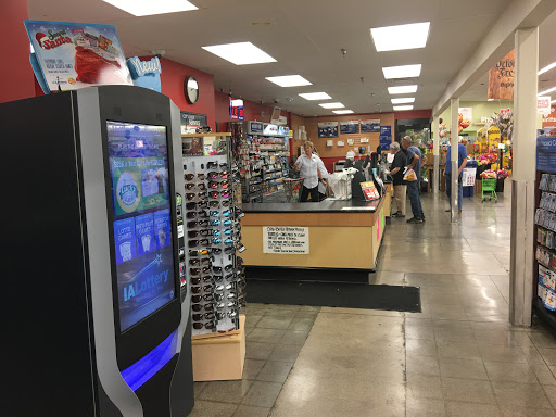 Supermarket «Hy-Vee», reviews and photos, 901 S 4th St, Clinton, IA 52732, USA