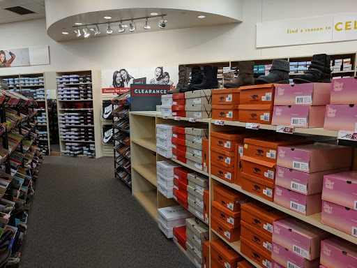 Shoe Store «Famous Footwear», reviews and photos, 744 NJ-73, Marlton, NJ 08053, USA